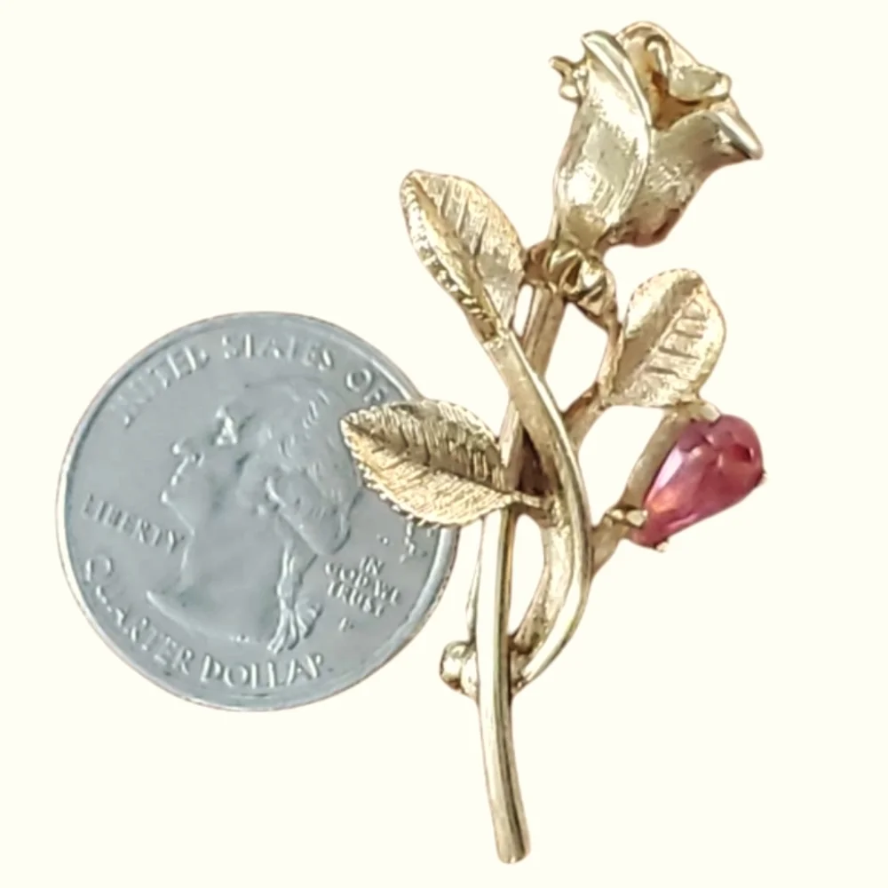VINTAGE AVON Golden Rose Brooch With Pink Teardrop Crystal Rosebud Flower